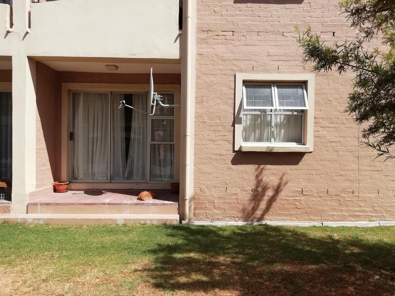 2 Bedroom Property for Sale in Uitzicht Western Cape